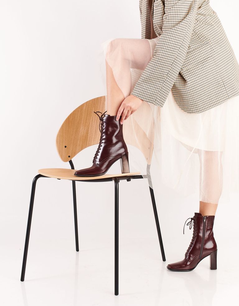 נעלי נשים - Jeffrey Campbell - מגפוני עקב עם שרוכים SCRI - חום4