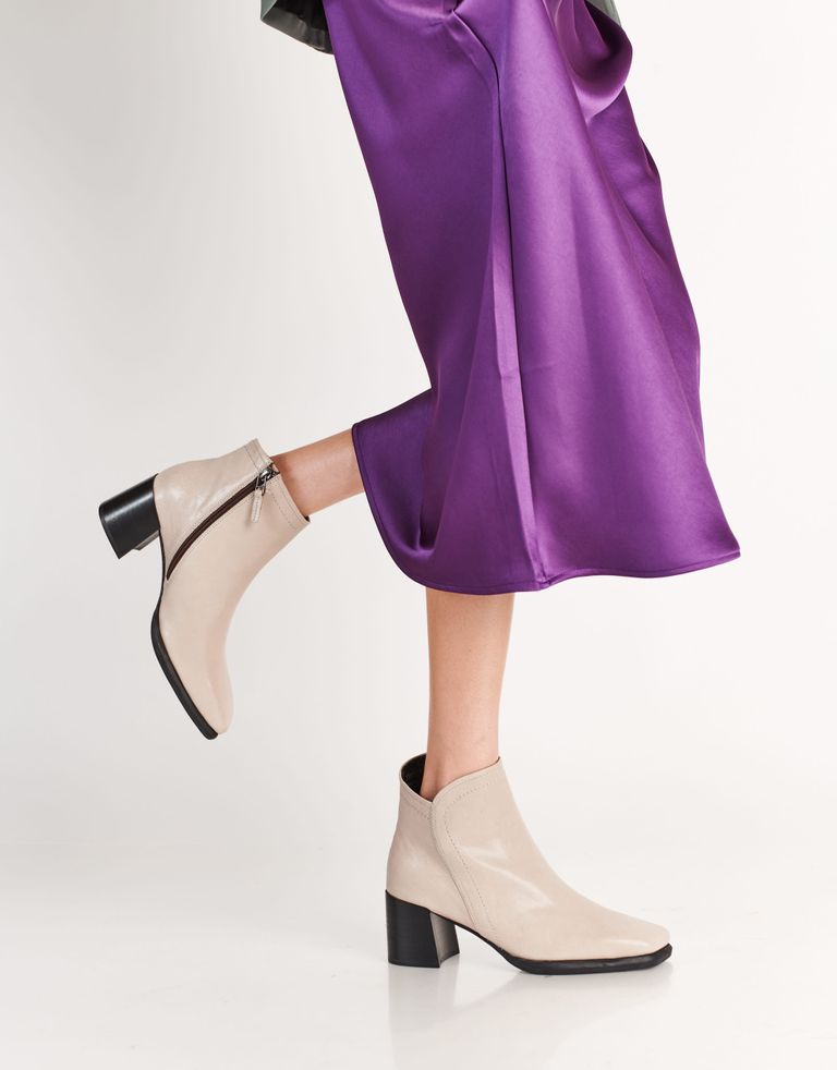 נעלי נשים - Yuko Imanishi - מגפונים עם עקב ORI - אפור בהיר