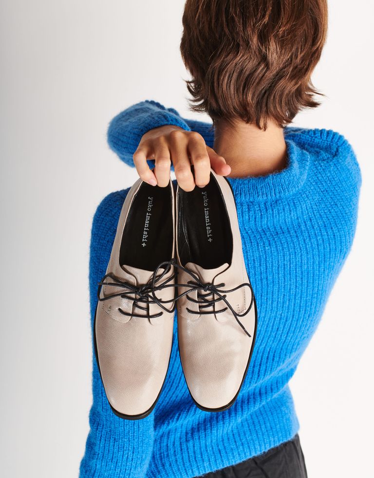 נעלי נשים - Yuko Imanishi - נעלי אוקספורד YUU מבריקות - אפור בהיר
