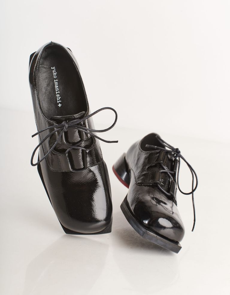 נעלי נשים - Yuko Imanishi - נעלי עור מבריקות COCO - שחור4