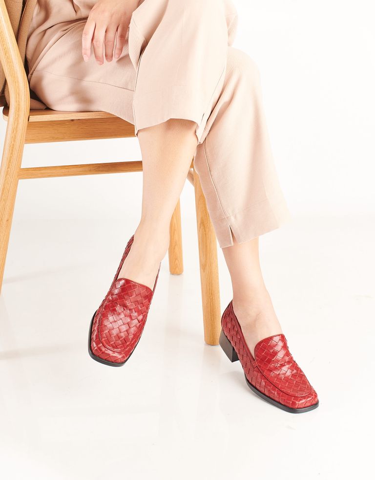 נעלי נשים - Jeffrey Campbell - מוקסינים קלועים BRODRIC - אדום