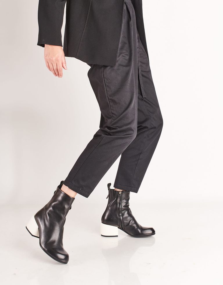 נעלי נשים - Ernesto Dolani - מגפוני עקב COLONNA - שחור