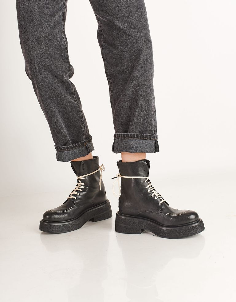 נעלי נשים - Ernesto Dolani - מגפונים עם שרוכים ELLA - שחור