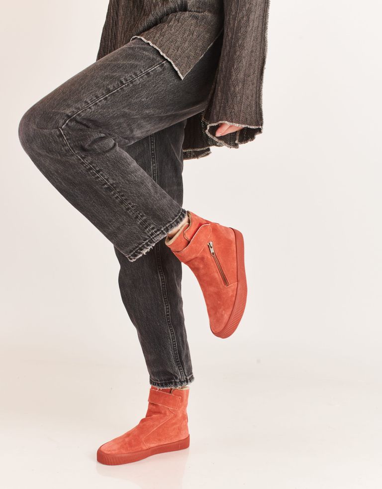 נעלי נשים - Aro - מגפונים עם סקוטש NOELLE - חמרה