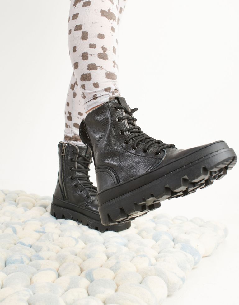 נעלי נשים - Satorisan - מגפונים UNALOME LACES - שחור