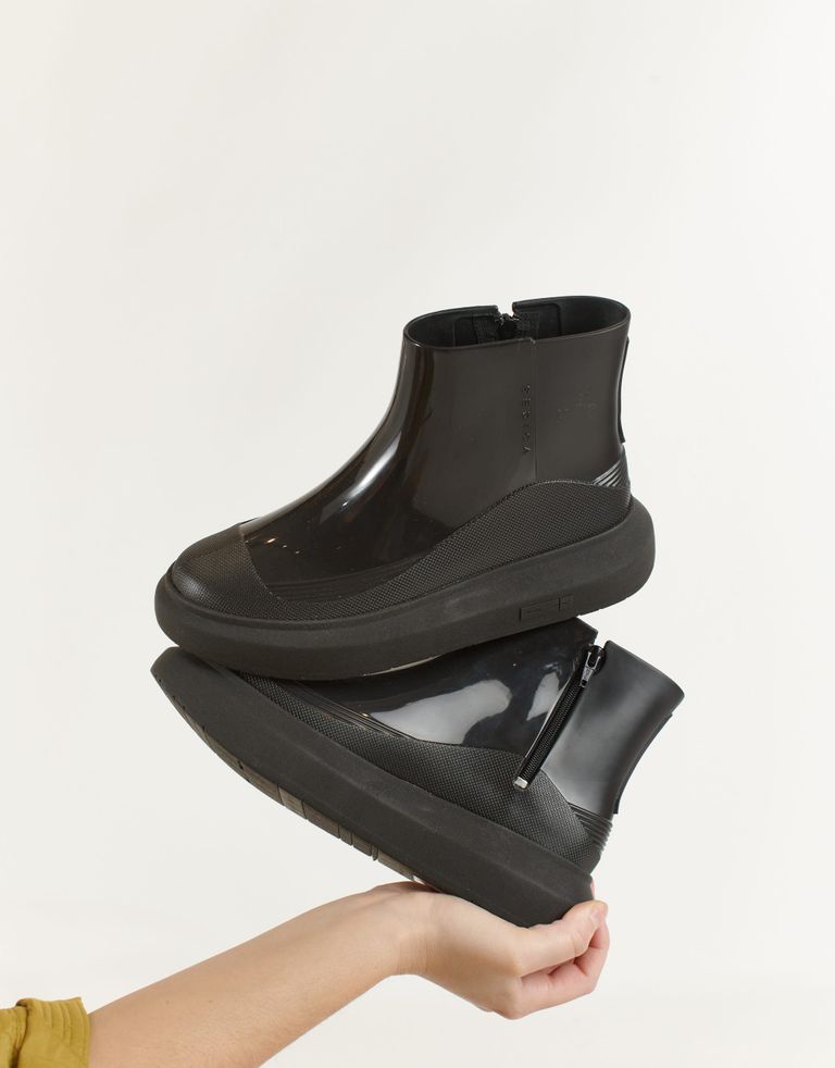 נעלי נשים - voices - מגפונים WAVE MINIMALIST - שחור