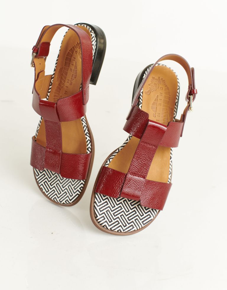 נעלי נשים - Chie Mihara - סנדלים שטוחים WAYWAY - בורדו