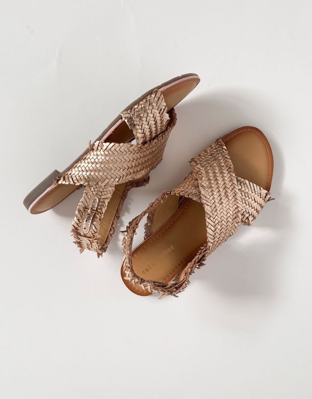 נעלי נשים - Salt+Umber - סנדלי עור קלועים SABINA - זהב