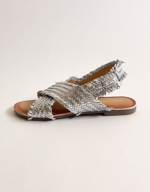 נעלי נשים - Salt+Umber - סנדלי עור קלועים SABINA - כסף