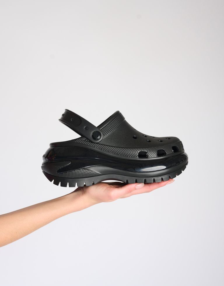 נעלי נשים - Crocs - סנדלים MEGA CRUSH - שחור