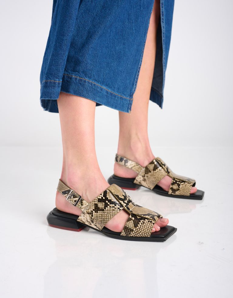 נעלי נשים - Yuko Imanishi - סנדלים מעור ASA - נחש
