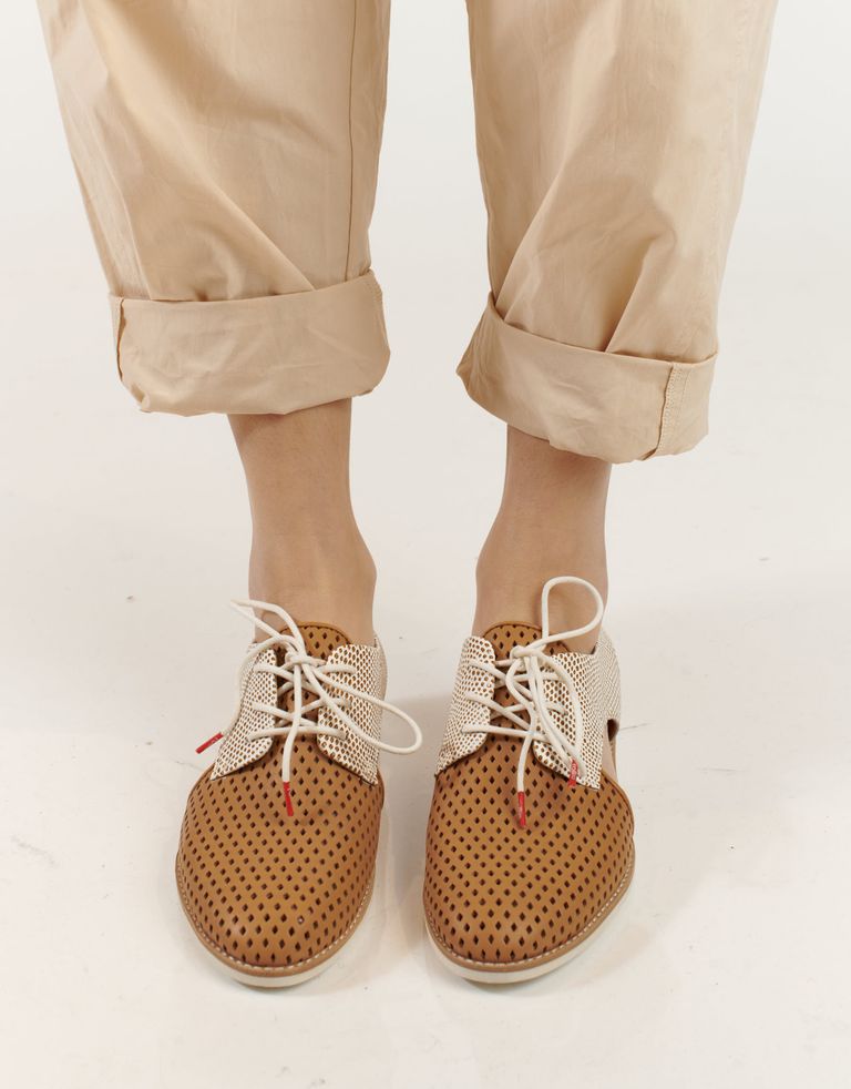 נעלי נשים - Rollie - סנדלי עור SLINGBACK PUNCH - בז'   לבן