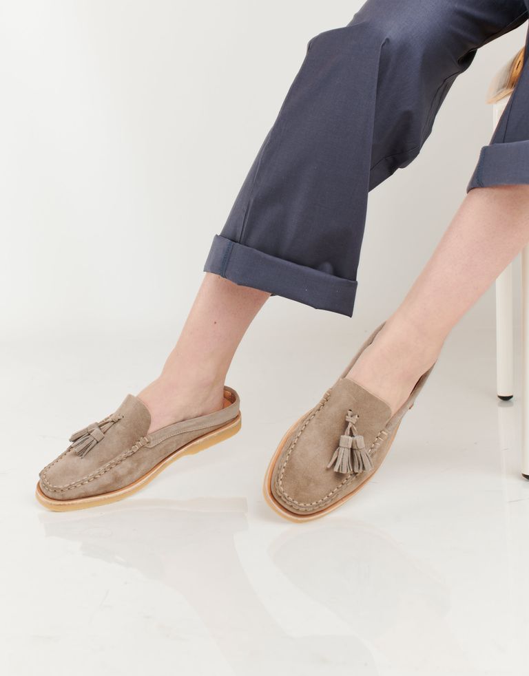 נעלי נשים - El Naturalista - כפכפי זמש PLANTAE - אפור