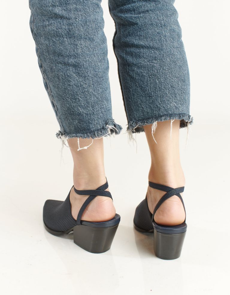 נעלי נשים - Jeffrey Campbell - סנדלי עקב סגורים ELASTO - כחול4