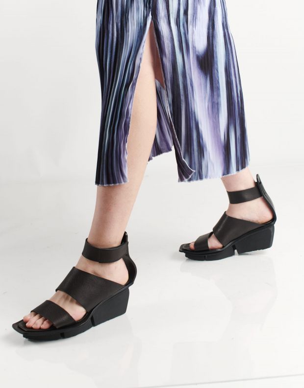 נעלי נשים - Trippen - סנדלי עור REFINE - שחור