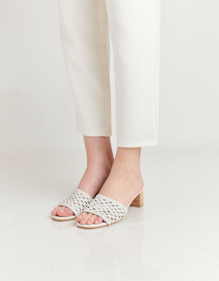 נעלי נשים - Salt+Umber - כפכפי עור TRIPOLI - לבן