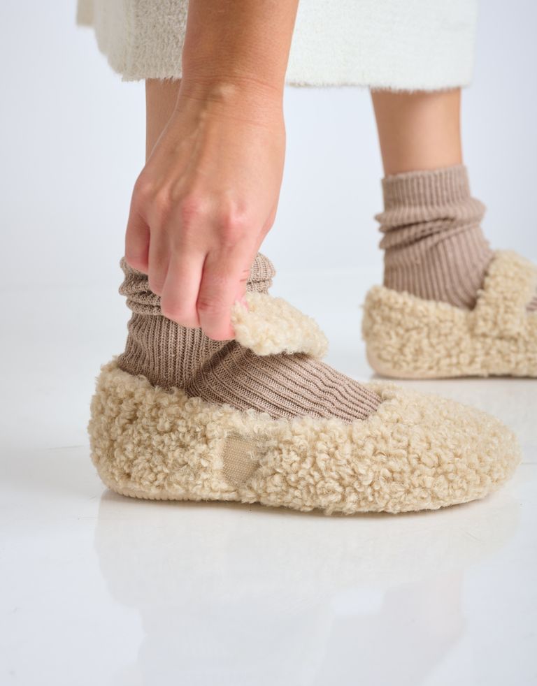 נעלי נשים - Verbenas - נעלי בית YUNA CURLY - אופוויט