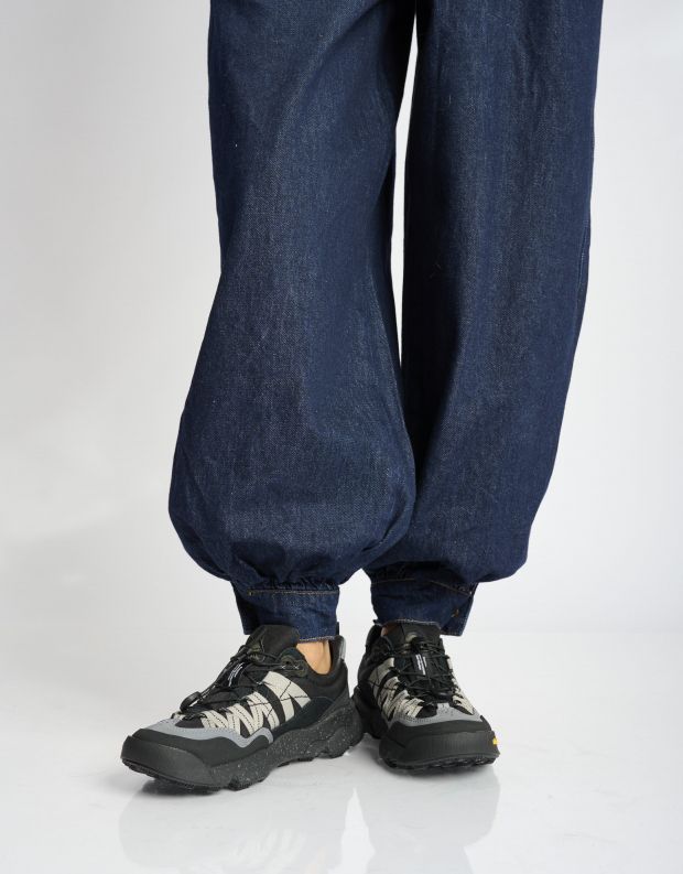 נעלי נשים - Flower Mountain - סניקרס זמש ובד IWANO - שחור אפור