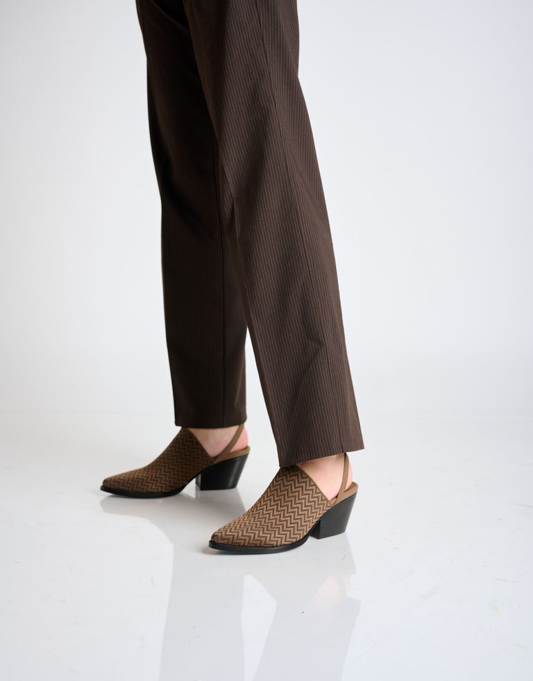 נעלי נשים - Jeffrey Campbell - נעלי בד עם עקב ELASTO - חום3