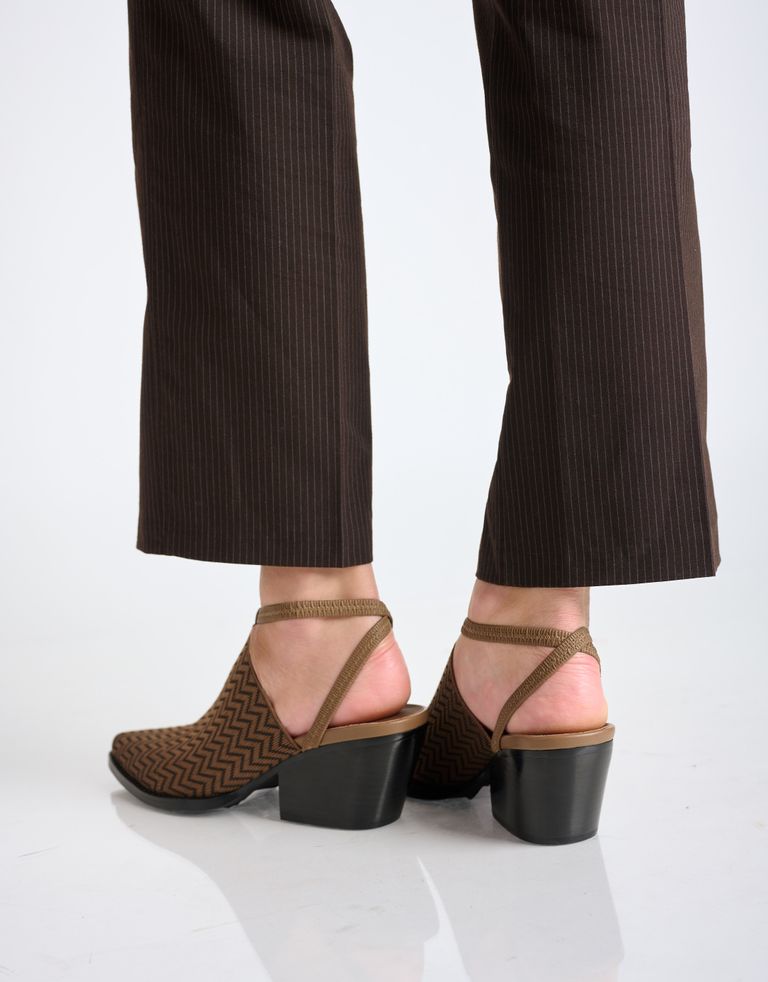 נעלי נשים - Jeffrey Campbell - נעלי בד עם עקב ELASTO - חום4