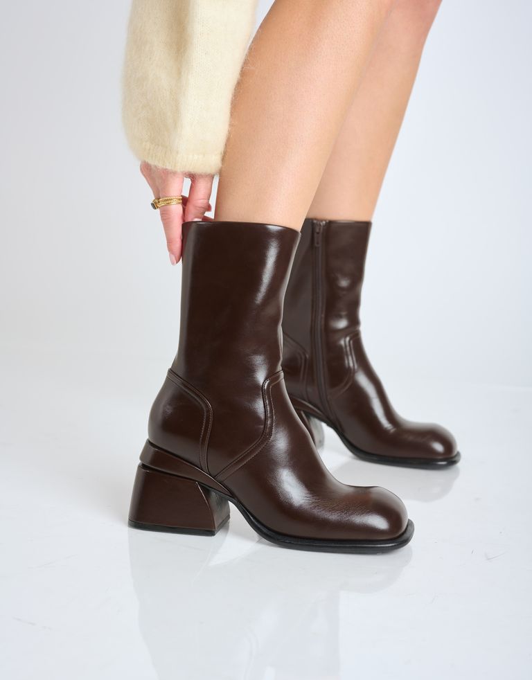 נעלי נשים - Jeffrey Campbell - מגפוני עקב CLASSIFIED - חום2