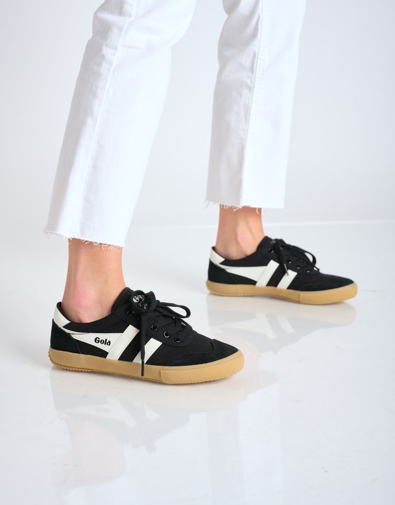 נעלי נשים - Gola - סניקרס BADMINTON GUM - שחור לבן3