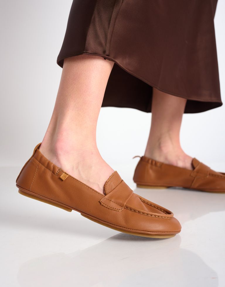 נעלי נשים - El Naturalista - נעלי מוקסין ESSENCE - חום3