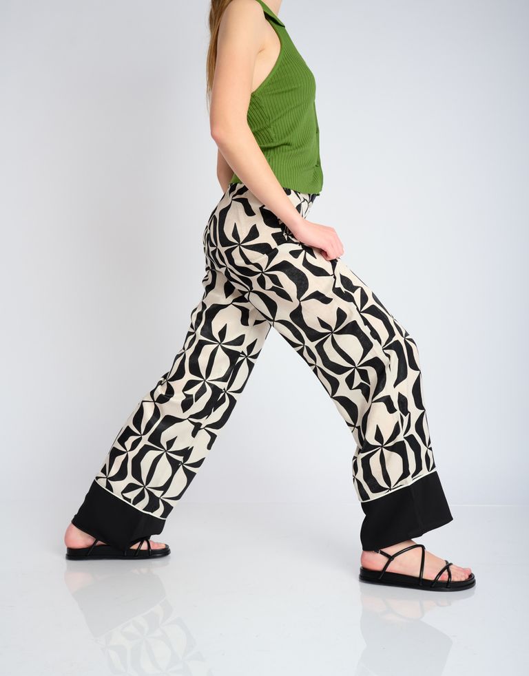 נעלי נשים - Jeffrey Campbell - סנדלים  שטוחים LA EMPRESS - שחור3