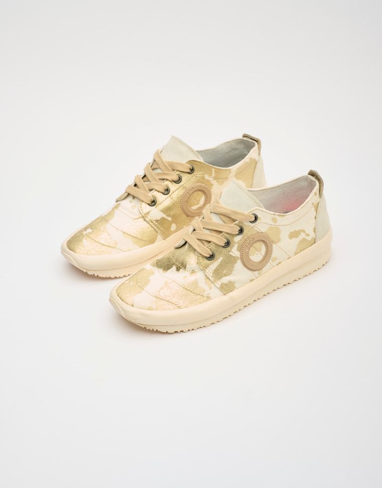 נעלי נשים - Aro - סניקרס עם הדפס JAQ - לבן   זהב2