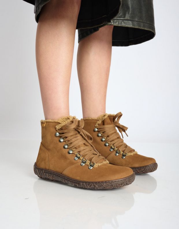 נעלי נשים - El Naturalista - מגפוני  שרוכים NIDO ELLA - קאמל