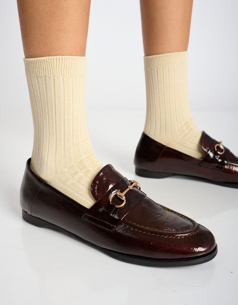 נעלי נשים - Yuko Imanishi - נעלי מוקסין מבריקות SACHI - חום2