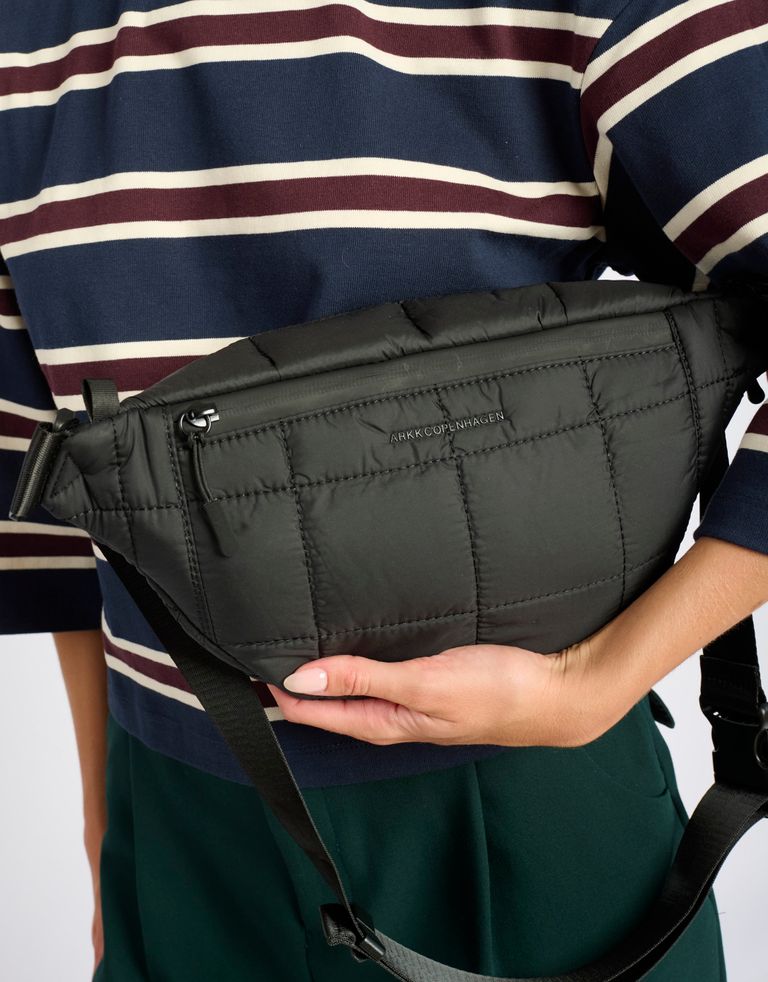 Arkk - תיק פאוצ' PADDED BUMBAG - שחור3