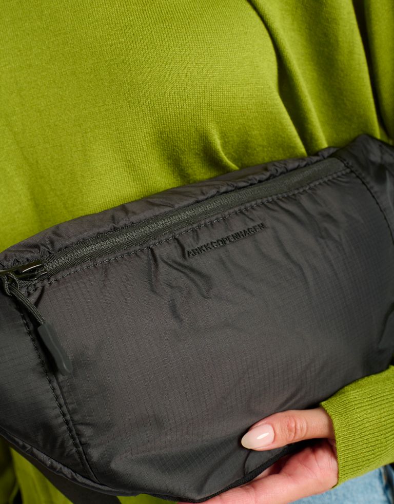 Arkk - תיק פאוצ' ניילון BUMBAG - שחור3