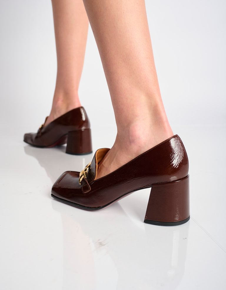 נעלי נשים - Chie Mihara - נעלי מוקסין עם עקב URSALI - חום4