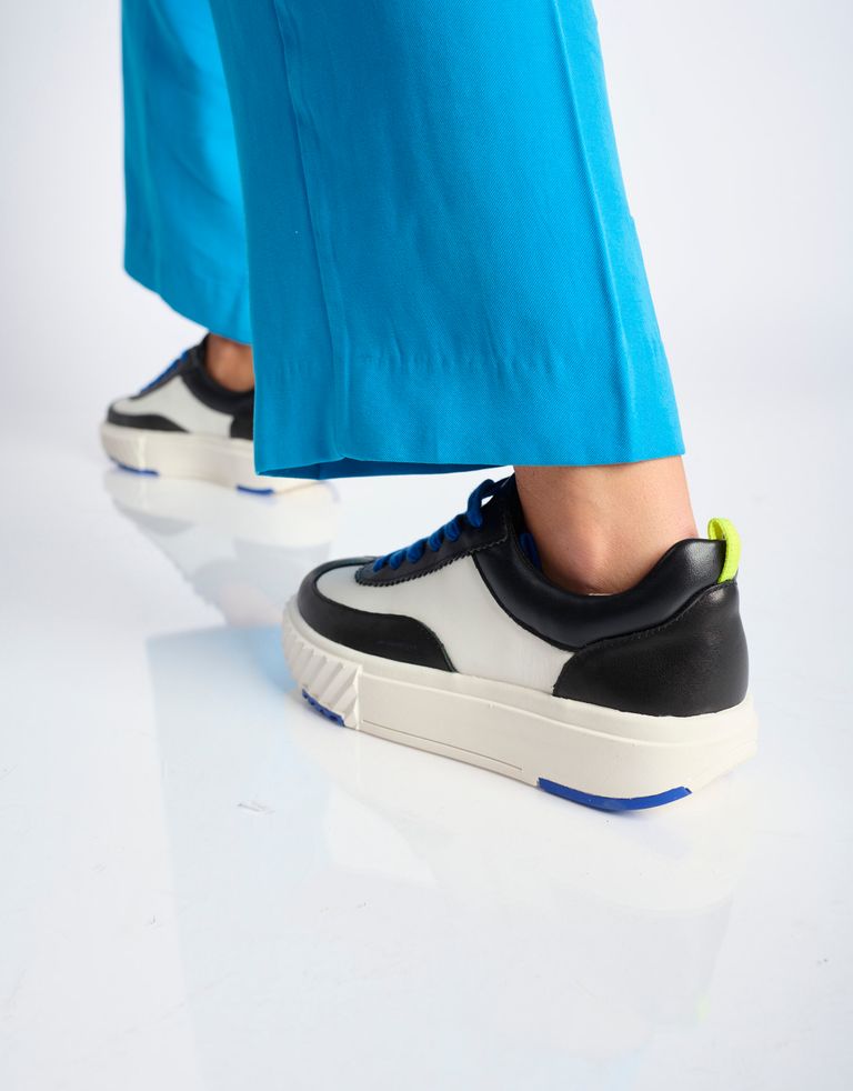 נעלי נשים - 4CCCCEES - סניקרס עור RAY RETA - שחור לבן4