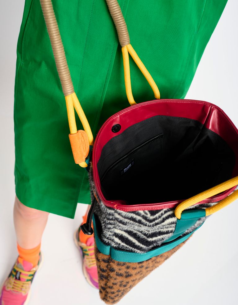 נעלי נשים - Flower Mountain - תיק צד TOTE FM - זברה2