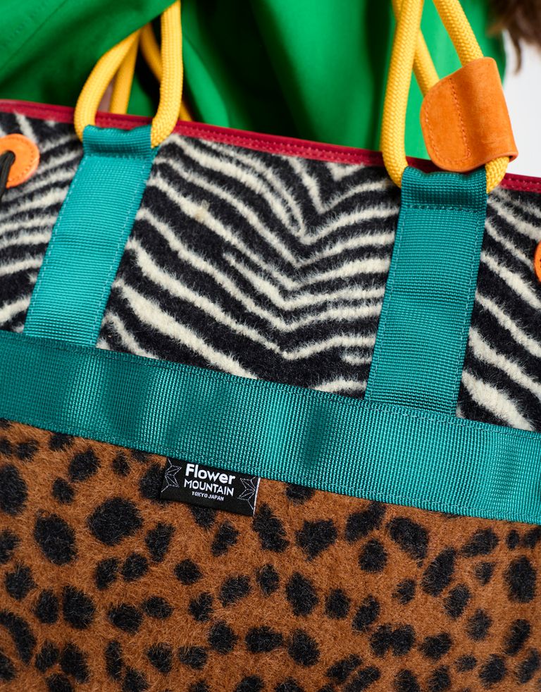 נעלי נשים - Flower Mountain - תיק צד TOTE FM - זברה3