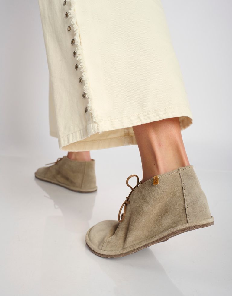 נעלי נשים - El Naturalista - נעלי זמש BARE - אפור חום3