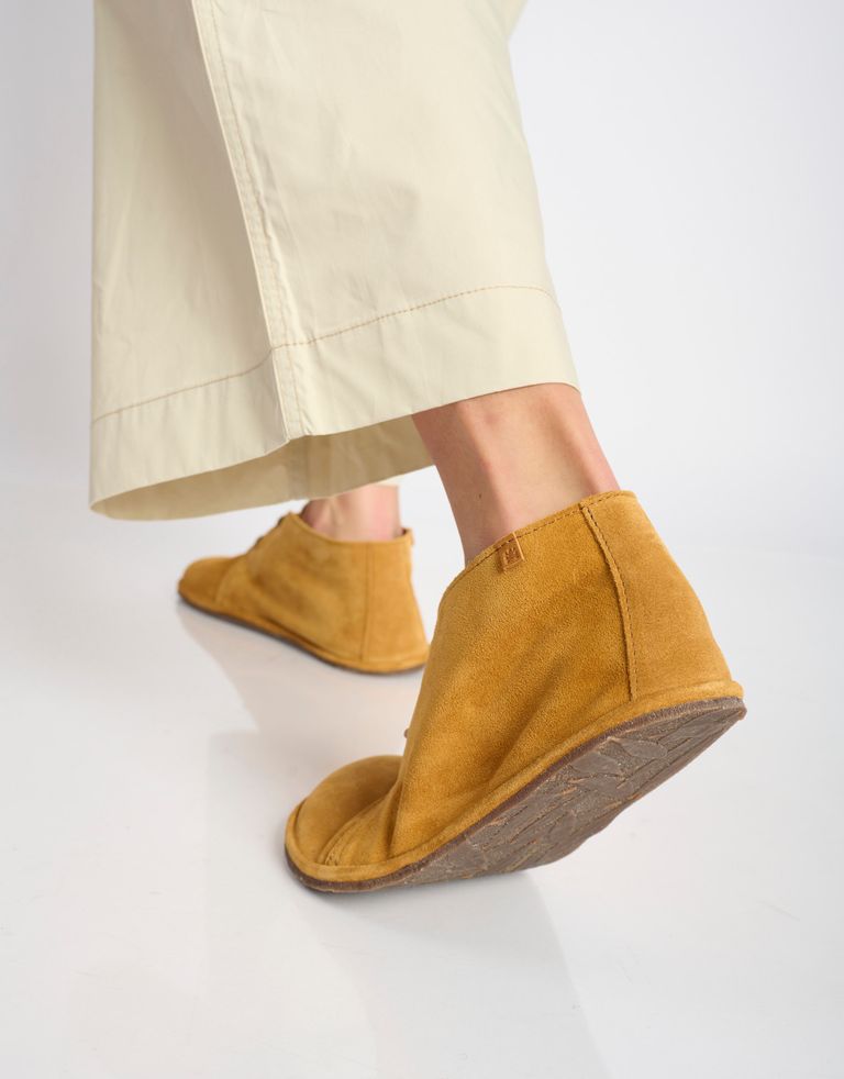 נעלי נשים - El Naturalista - נעלי זמש BARE - קאמל4