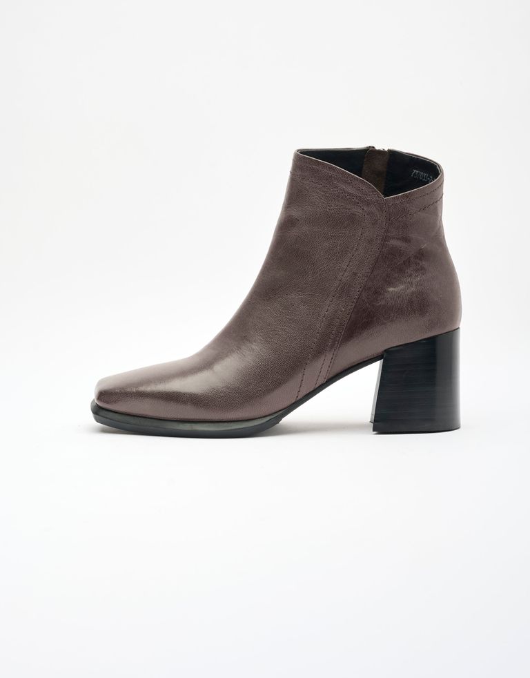 נעלי נשים - Yuko Imanishi - מגפונים עם עקב ORI - חום2