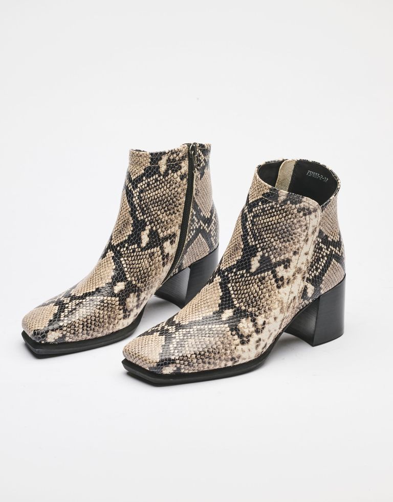 נעלי נשים - Yuko Imanishi - מגפונים עם עקב ORI - נחש3