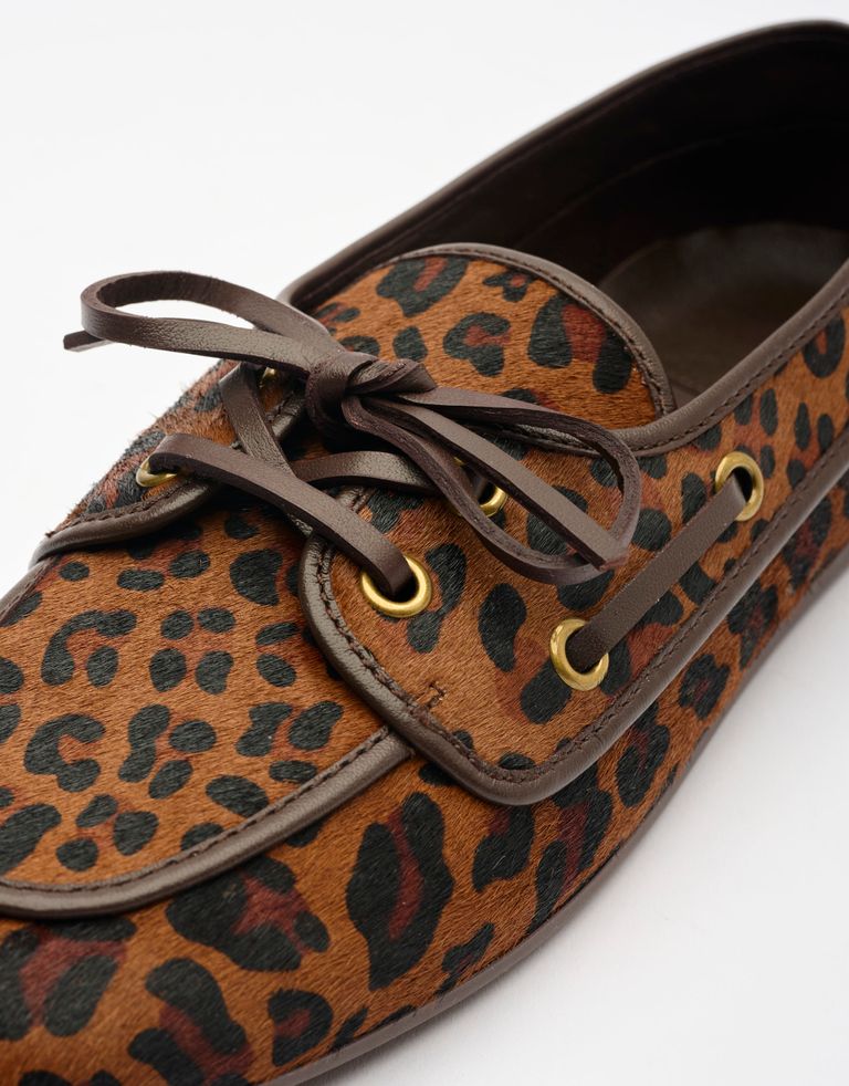 נעלי נשים - Jeffrey Campbell - מוקסינים BOAST מנומרות - חום4