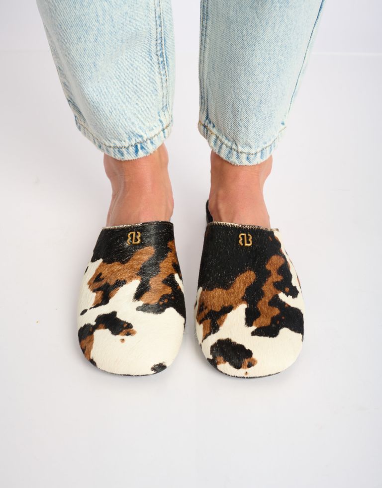 נעלי נשים - Bibi lou - כפכפים עם הדפס MARANTA - לבן   חום4