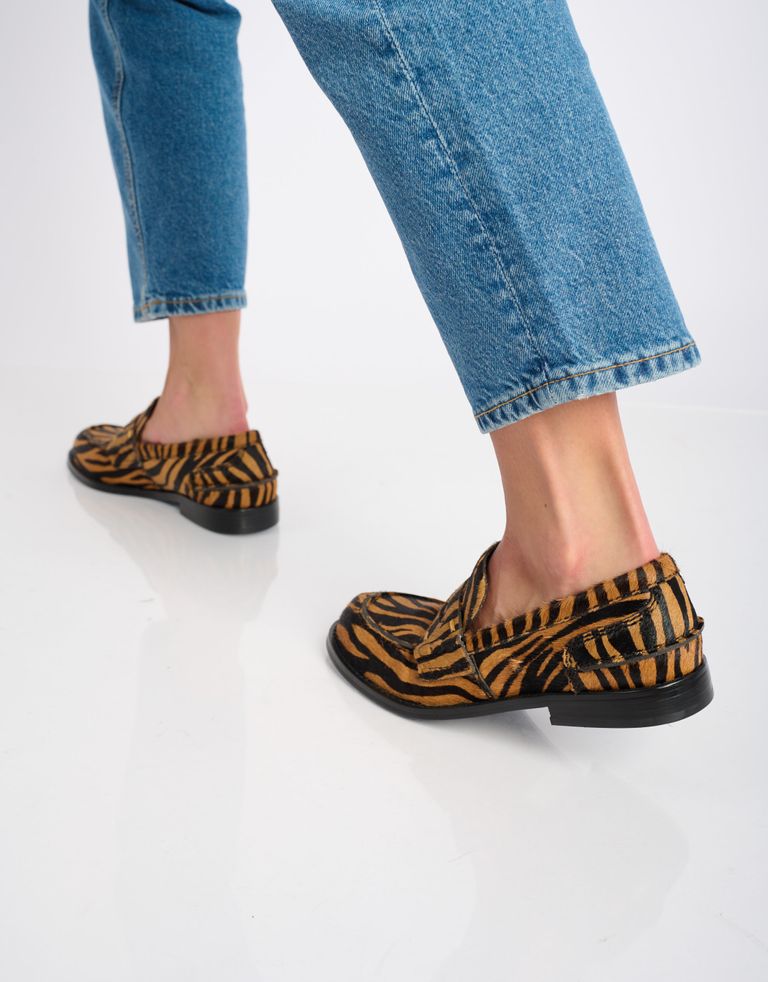 נעלי נשים - Bibi lou - נעלי מוקסין עם הדפס DALIA - זברה4