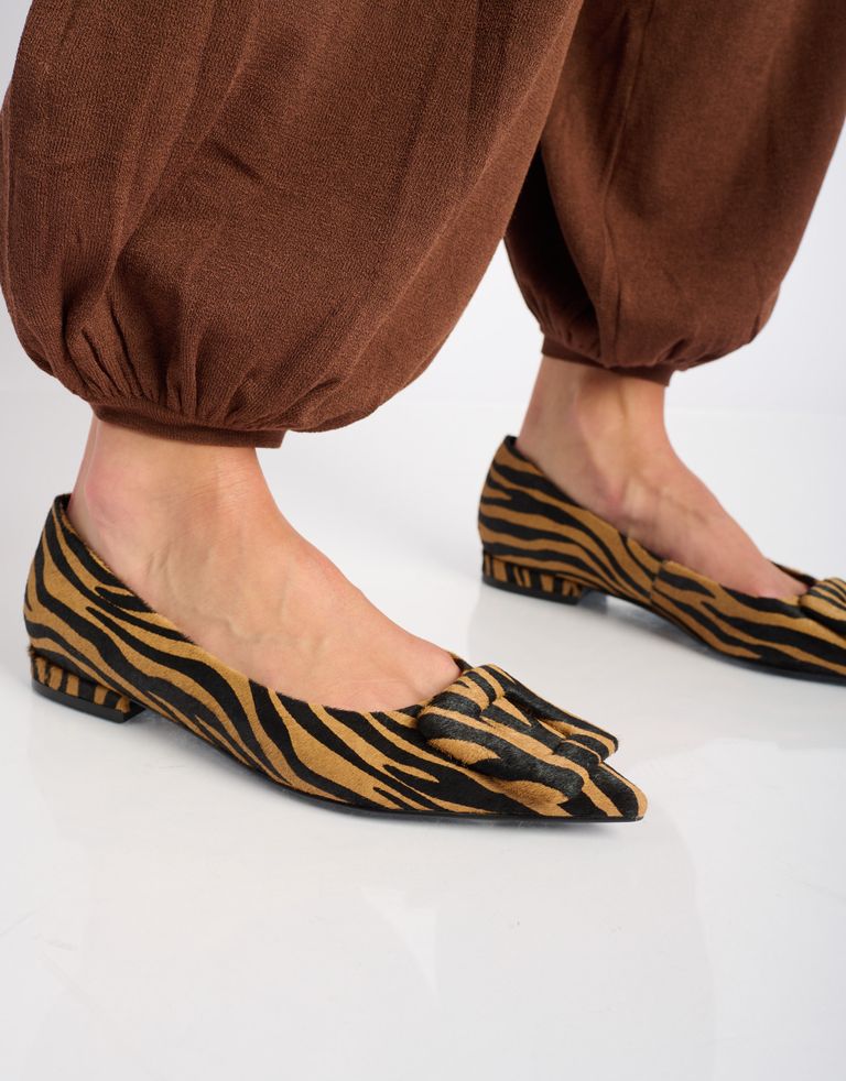 נעלי נשים - Bibi lou - נעלי סירה עם הדפס BONNIE - זברה4