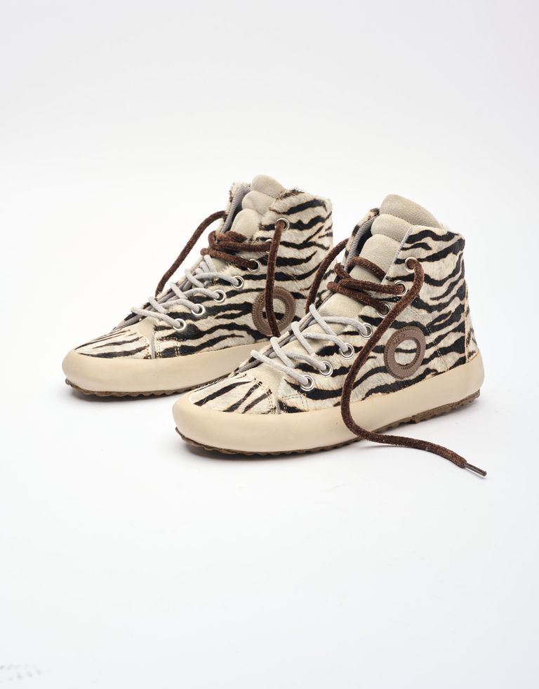 נעלי נשים - Aro - סניקרס זמש עם הדפס WEN - זברה3