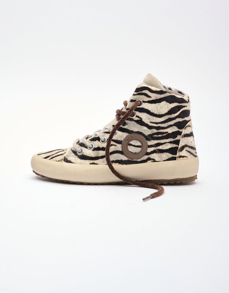 נעלי נשים - Aro - סניקרס זמש עם הדפס WEN - זברה4