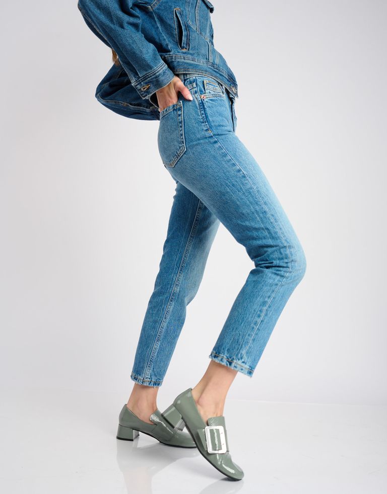 נעלי נשים - Jeffrey Campbell - נעליי לק עם אבזם PROCTOR - אפור2