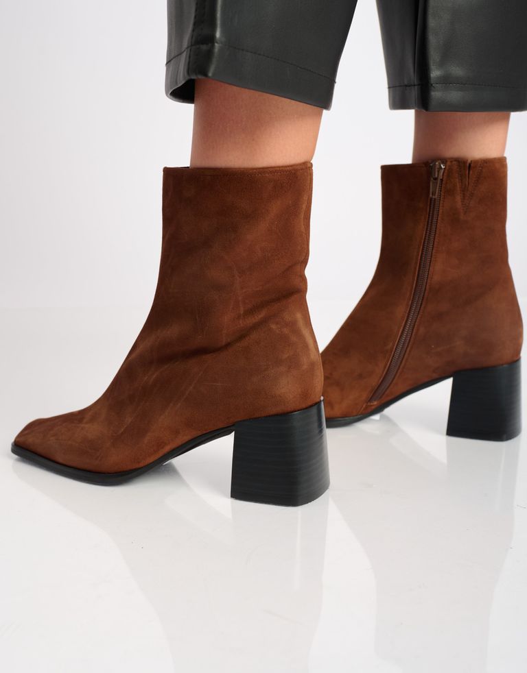 נעלי נשים - Jeffrey Campbell - מגפוני זמש SLIQUE - חום3