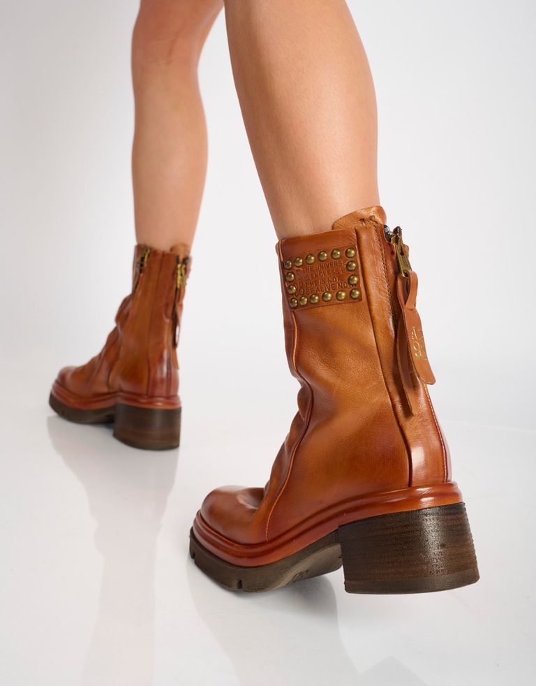 נעלי נשים - A.S. 98 - מגפיים עם ניטים EASY - קאמל4